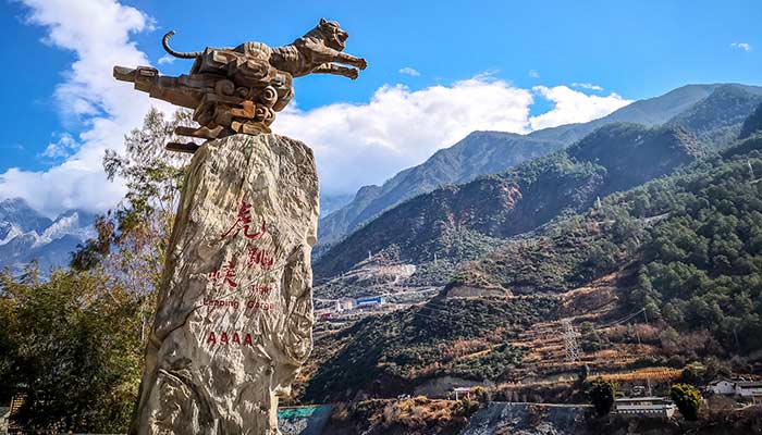 虎跳峡旅游攻略 自驾游虎跳峡怎么玩