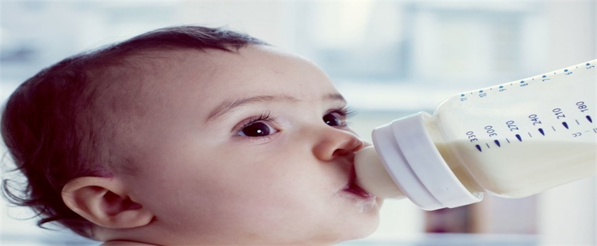 新生儿吃奶粉有舌苔需要清洗吗