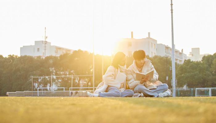 夫妻相处之讲：举案齐眉的夫妻温温而荣幸