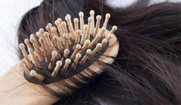 脱发的原因有哪些 哪些因素会导致脱发