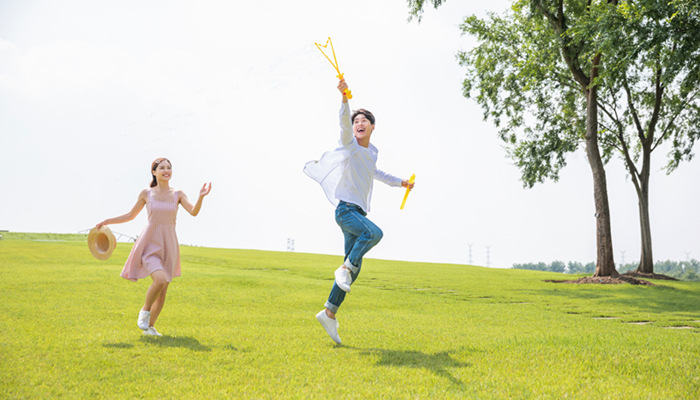 夫妻热忱变浓，齐职太太若何挽回丈妇的爱?