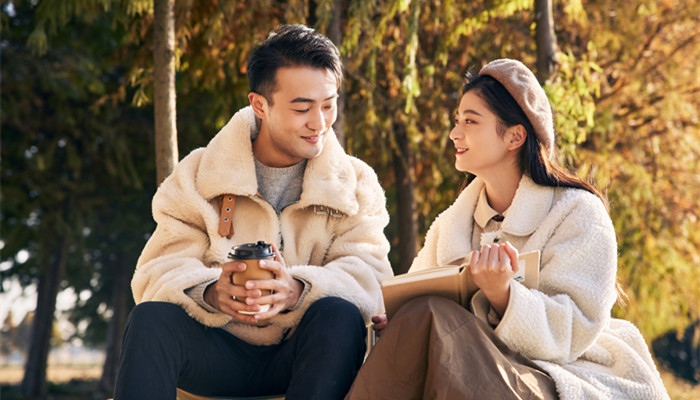 和水瓶座男最配的星座女 水瓶座男和哪个星座女最配