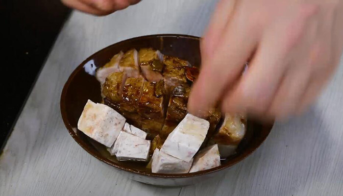 香芋扣肉的做法 香芋扣肉怎么做