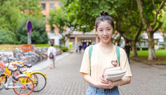 狮子男喜欢的四种女人 狮子男喜欢的女人类型