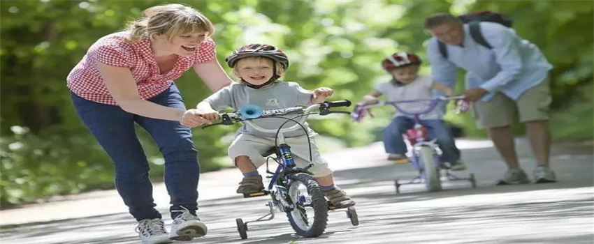 孩子几岁能学骑自行车