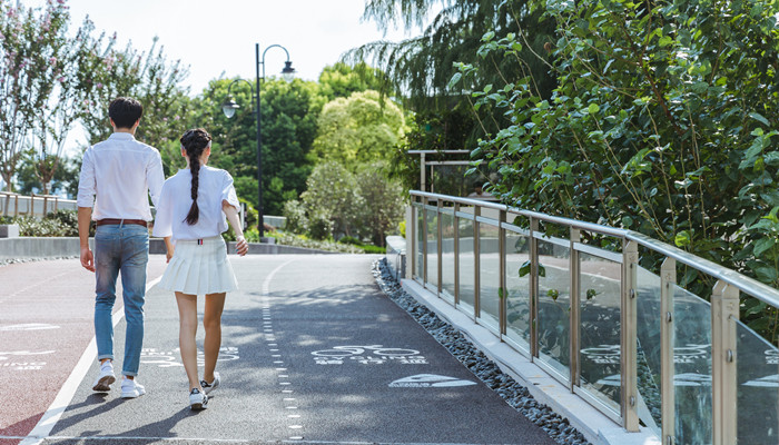 爱情宝典：若何与没有婚主义者讲爱情？