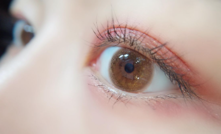 美瞳怎么选显得眼睛大 美瞳直径越大越显眼睛大吗