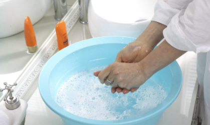 皂液和洗衣液哪个洗的干净 洗衣液和皂液可以混在一起用吗