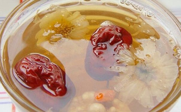 红枣和菊花能一起泡水喝吗？红枣和菊花泡水喝好吗？(2)