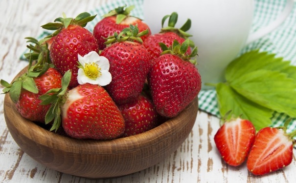 草莓应该怎么清洗？草莓怎么保存不会烂？(1)