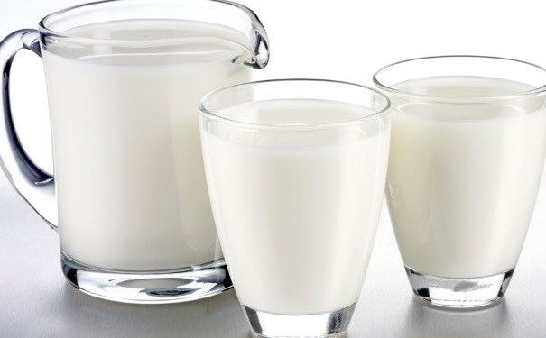 空腹喝牛奶会怎样？空腹喝牛奶会拉腹泻吗？(1)