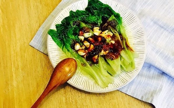 蒜蓉蚝油生菜怎么做好吃？蒜蓉蚝油生菜的做法是什么样的？(1)