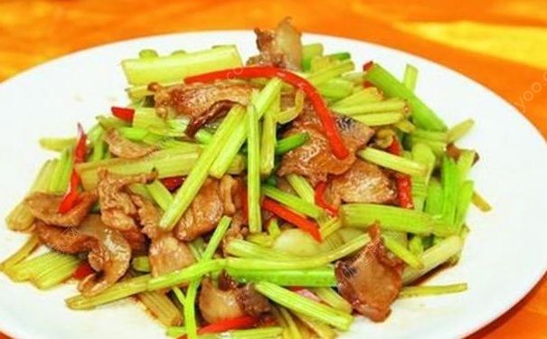 夏季吃西红柿可以降火解毒吗？夏天吃芹菜炒肉片可以降火吗？(1)