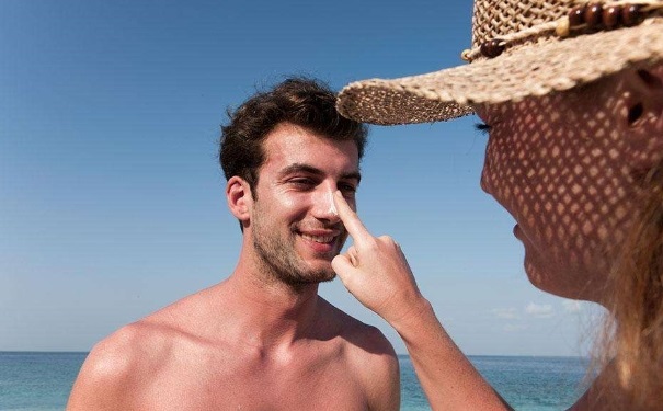 防晒乳-男士怎么选防晒霜 男士如何挑选合适的防晒霜
