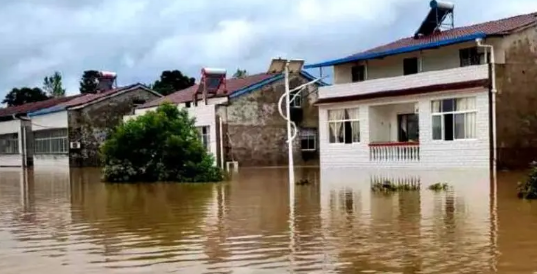 降雨200毫米相当于多深的水2