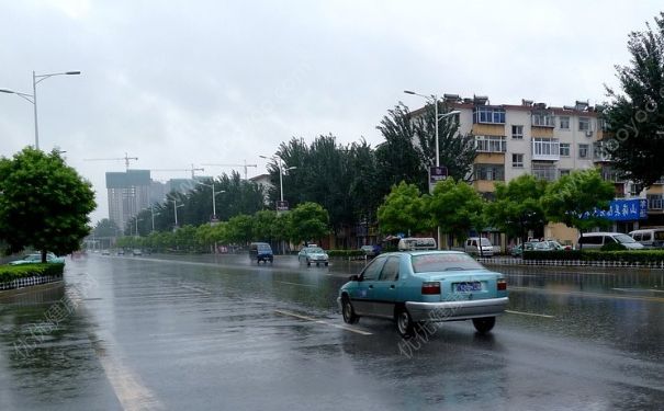 下雨天打雷能玩手机吗？有闪电能玩手机吗？(3)