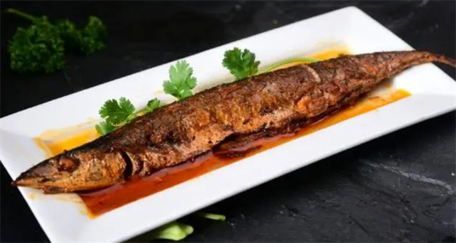 秋刀鱼如许做才好吃，跟着这做法，新手都能做出饭铺大厨的味道！
