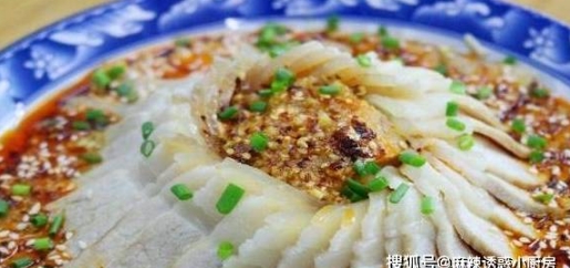 白切肉怎么做：上海正宗做法，搭配上蒜泥蘸料，口感特别鲜美