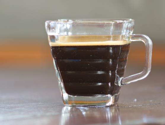 喝黑咖啡或许提升代谢吗 咖啡因刺激肠胃渗出胃液,帮帮消化