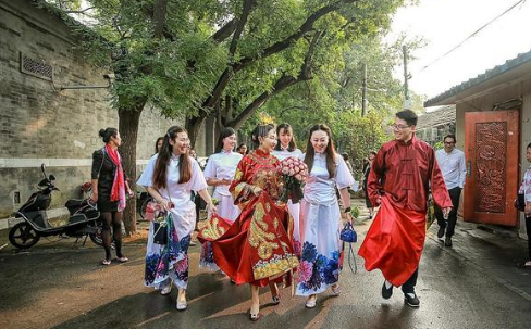 女方远嫁要包亲戚路费吗 异地结婚从女方接亲到酒店吗