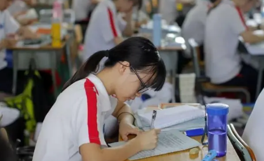 ​高考社会考生和普通考生在不在一个考场 高考时学校考生和社会考生的考场是不是分开的