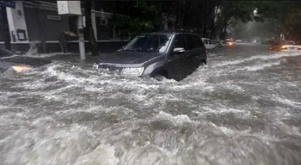 下暴雨朋友圈应该怎么发2