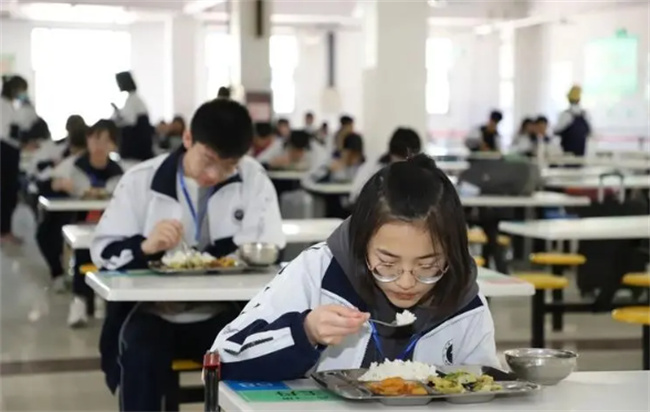 ​学生上课总偷吃饭怎么办 学生上课吃零食怎么办