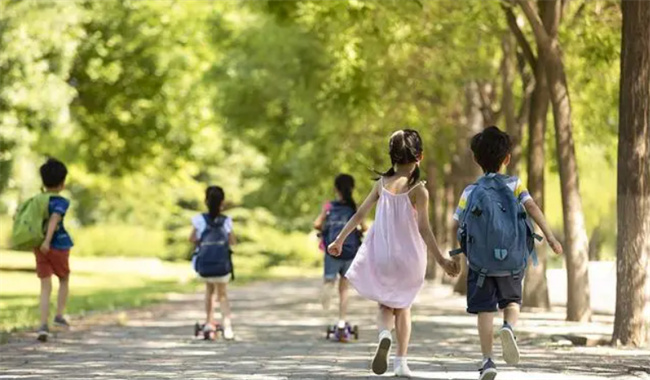 《布莱泽奥特曼深邃话》动漫