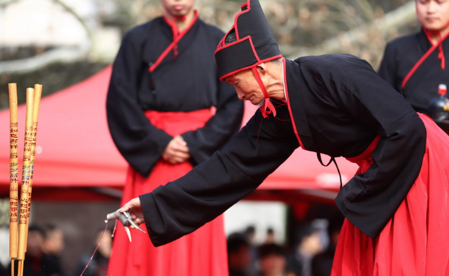 2024春分前上坟还是春分后上坟，祭祖有哪些传统讲究