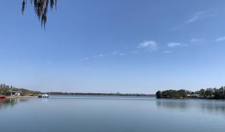 《险峻与专横狂》电视剧