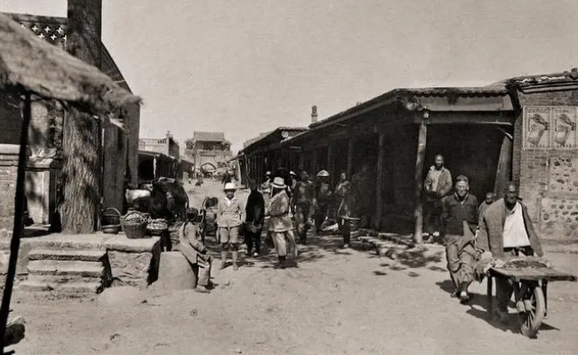 1900年是什么年，全年有多少天